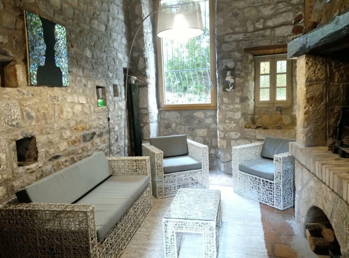 Ermitage De Peyreleau Acomodação com café da manhã Exterior foto